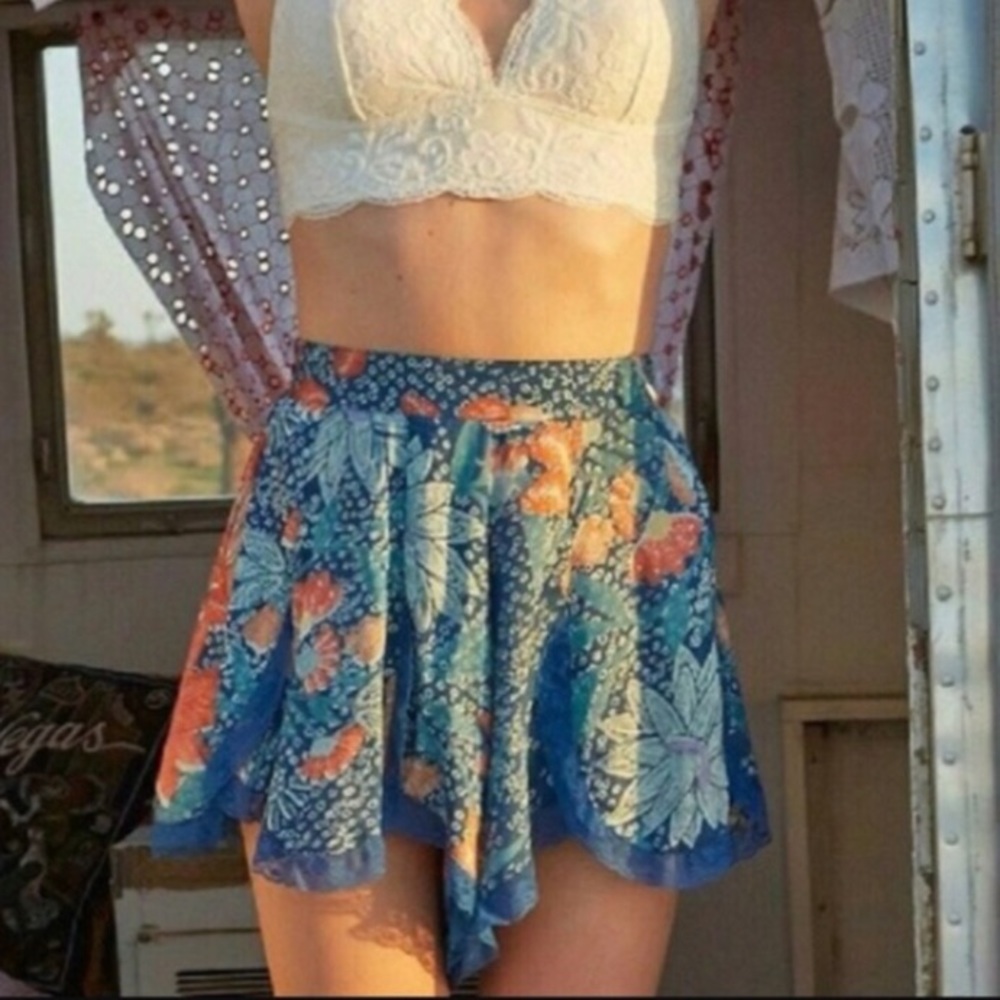 UO High waisted black shorts